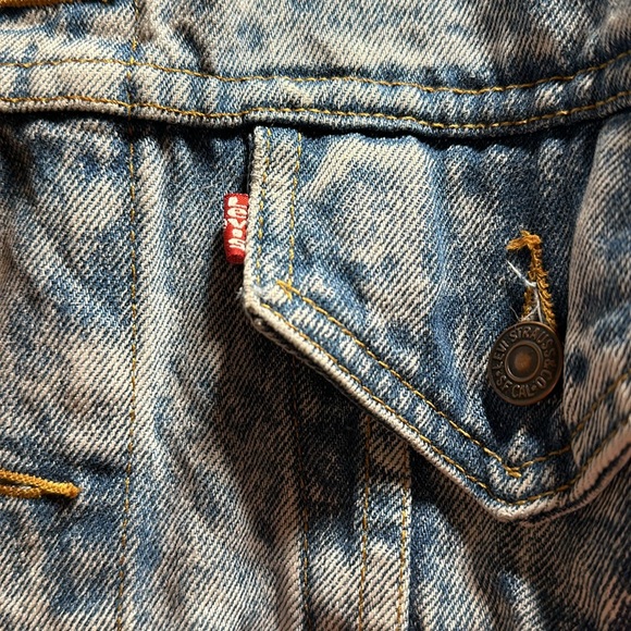 ⚡️VINTAGE⚡️LEVIS JEAN JACKET - Picture 2 of 5